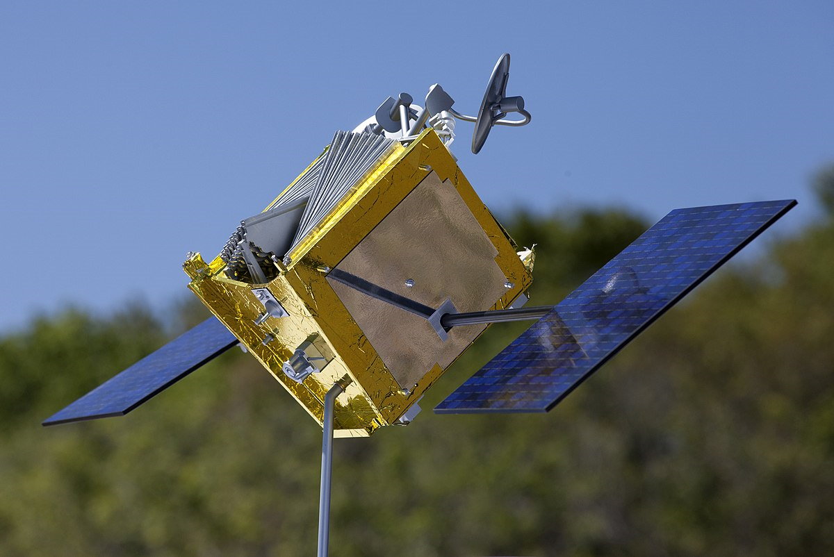 Модель супутника OneWeb. NASA/Kim Shiflett / Wikimedia Commons