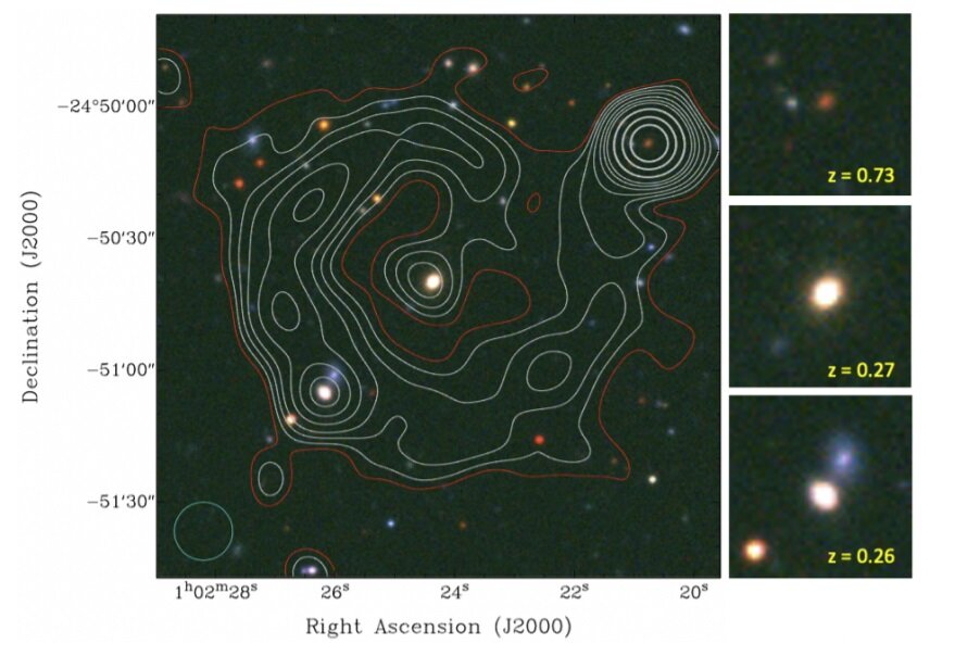 Зліва — контури дивного радіокільця ORC J0102–2450, справа — пов'язані з ним фонова, центральна та південно-східна галактики. Bärbel S. Koribalski et al.